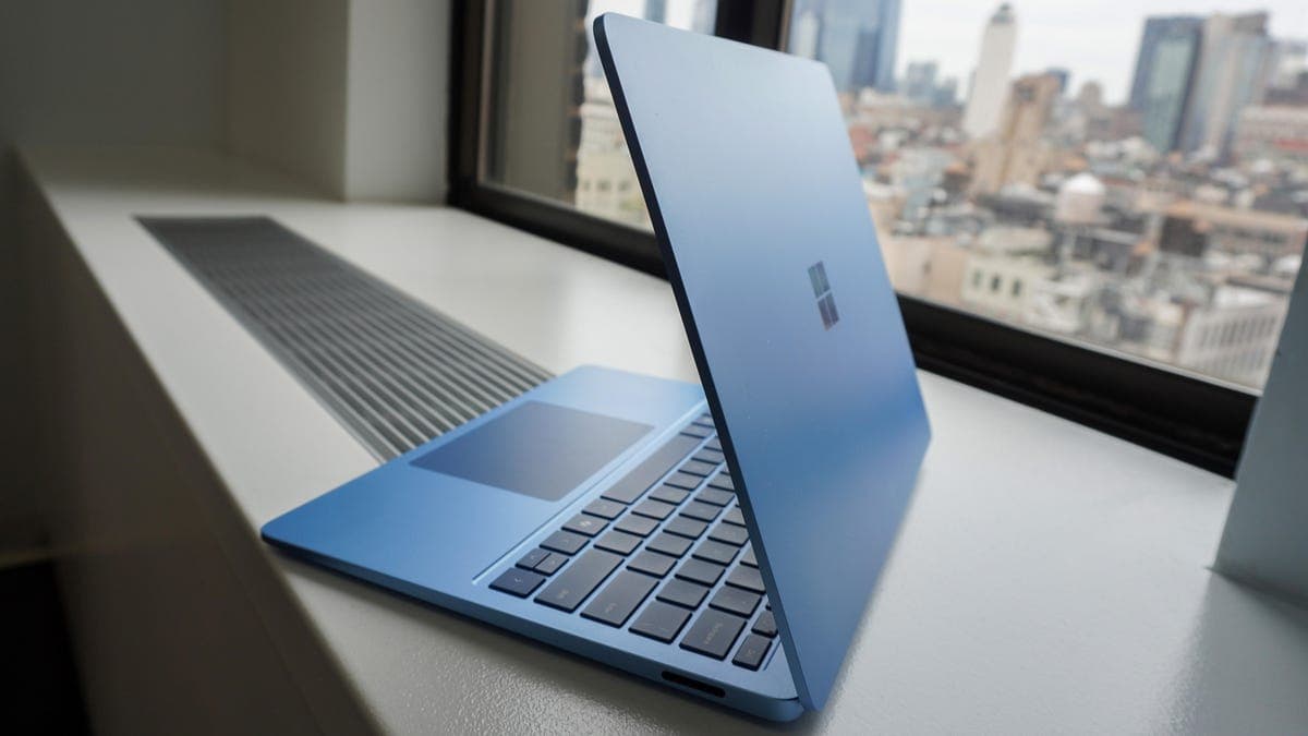 Microsoft Extends Free Windows 10 Security Updates Until 2027