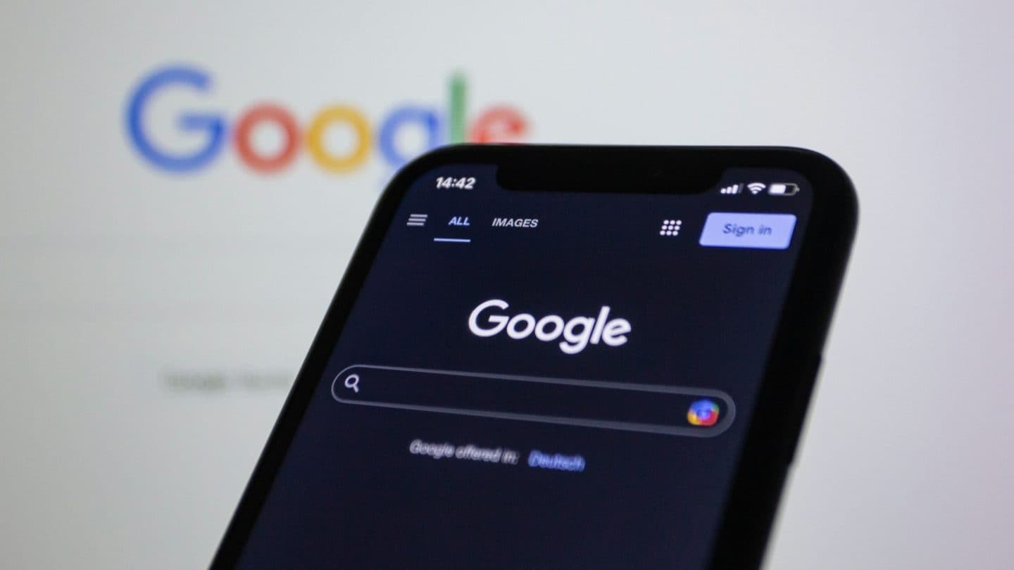 AI Platforms Like ChatGPT Shift Online Search Dynamics