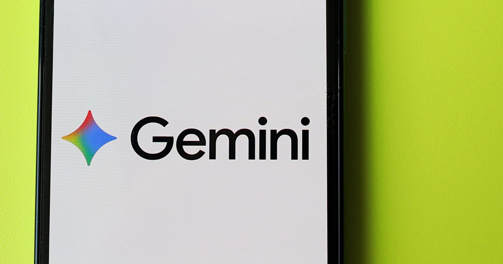 Google Gemini Surpasses 1 Billion Users Amid Voice Challenges